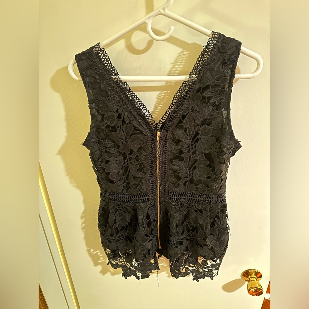 Francesca’s Women Black Tank top (Medium)